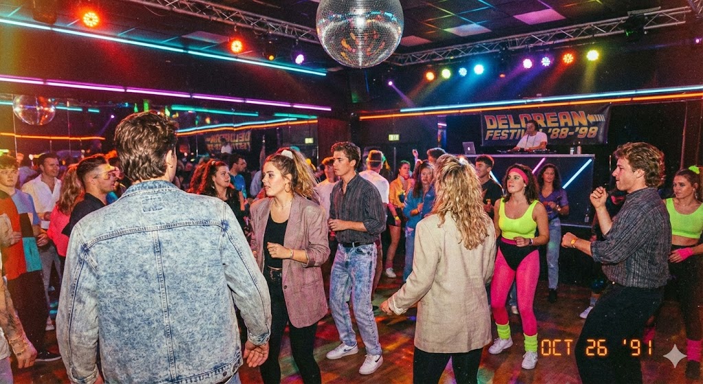 Público Delorean Festival